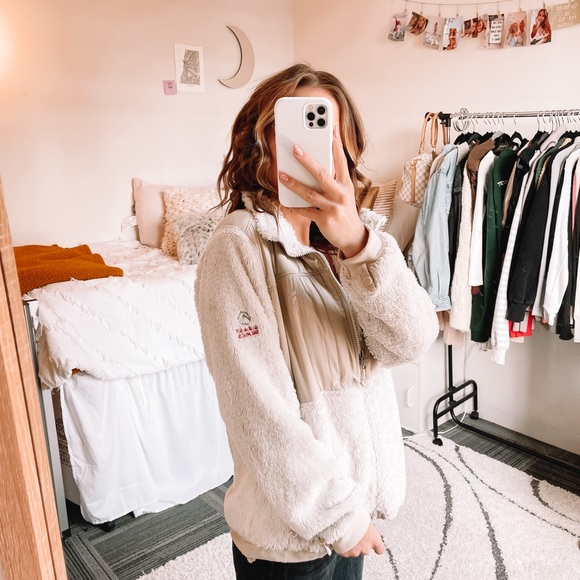 North Face Cream Zip Up Fleece!! - Picture 2 of 10